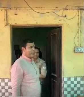 मंदिर के पास मीट की दुकान- MLA ने मालिक को पकड़कर पुलिस को सौंपा