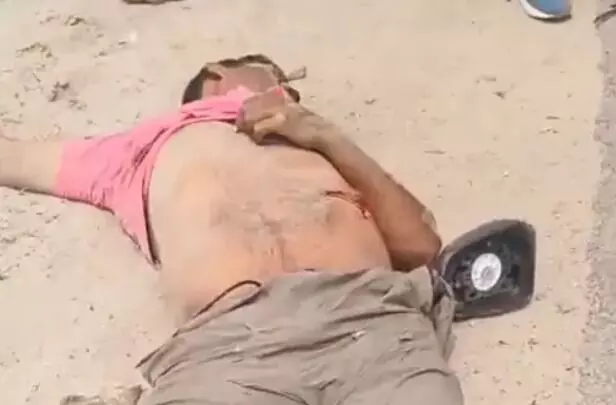 कार की टक्कर से बाइक सवार किसान की मौत- एक घायल- दवाई लेकर लौटते.. कार की टक्कर से बाइक सवार किसान की मौत- एक घायल- दवाई लेकर लौटते..