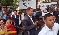 टाइम मुकर्रर कर दो अदालतों में बम ब्लास्ट की धमकी- परिसर कराए खाली टाइम मुकर्रर कर दो अदालतों में बम ब्लास्ट की धमकी- परिसर कराए खाली