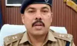 डॉगी विवाद की थानेदार पर गिरी गाज-तीन इंस्पेक्टरों के ट्रांसफर डॉगी विवाद की थानेदार पर गिरी गाज-तीन इंस्पेक्टरों के ट्रांसफर