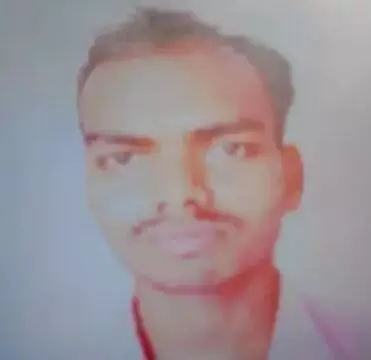 पेड़ के नीचे खड़े ई रिक्शा चालक पर मौत का झपट्टा- पेड़ गिरने से मौत