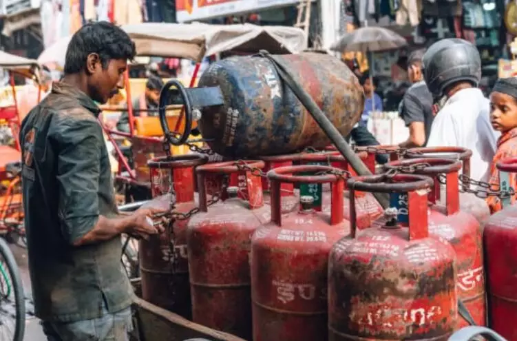 मिलेगी राहत- गैस सिलेंडर के दामों में कमी- सस्ता हुआ सिलेंडर मिलेगी राहत- गैस सिलेंडर के दामों में कमी- सस्ता हुआ सिलेंडर