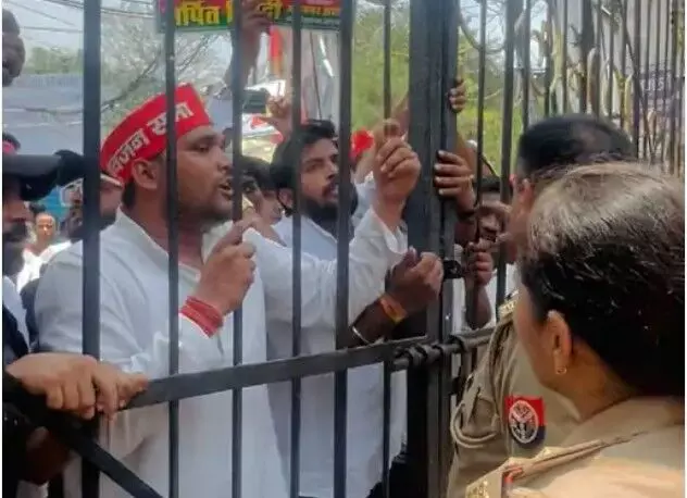 हल्ला सपा का हल्ला बोल प्रदर्शन- नगर अध्यक्ष समेत 305 पर एफआईआर