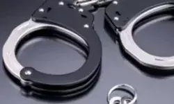 रिश्वत लेने का आरोपी रेवेन्यू अधिकारी गिरफ्तार- सीबीआई ने की अरेस्टिंग रिश्वत लेने का आरोपी रेवेन्यू अधिकारी गिरफ्तार- सीबीआई ने की अरेस्टिंग