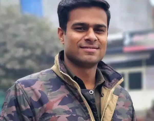 ट्रक की टक्कर से बाइक सवार सिपाही के साथ चली गई एक अन्य की भी जान ट्रक की टक्कर से बाइक सवार सिपाही के साथ चली गई एक अन्य की भी जान