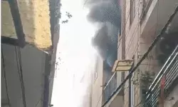 राजधानी की बहुमंजिला इमारत की दूसरी मंजिल पर आग-मौके पर हड़कंप के हालात राजधानी की बहुमंजिला इमारत की दूसरी मंजिल पर आग-मौके पर हड़कंप के हालात