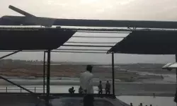 तेज आंधी में पूरा मोक्ष धाम का टीन शेड- अंतिम संस्कार में अब हो रही... तेज आंधी में पूरा मोक्ष धाम का टीन शेड- अंतिम संस्कार में अब हो रही...