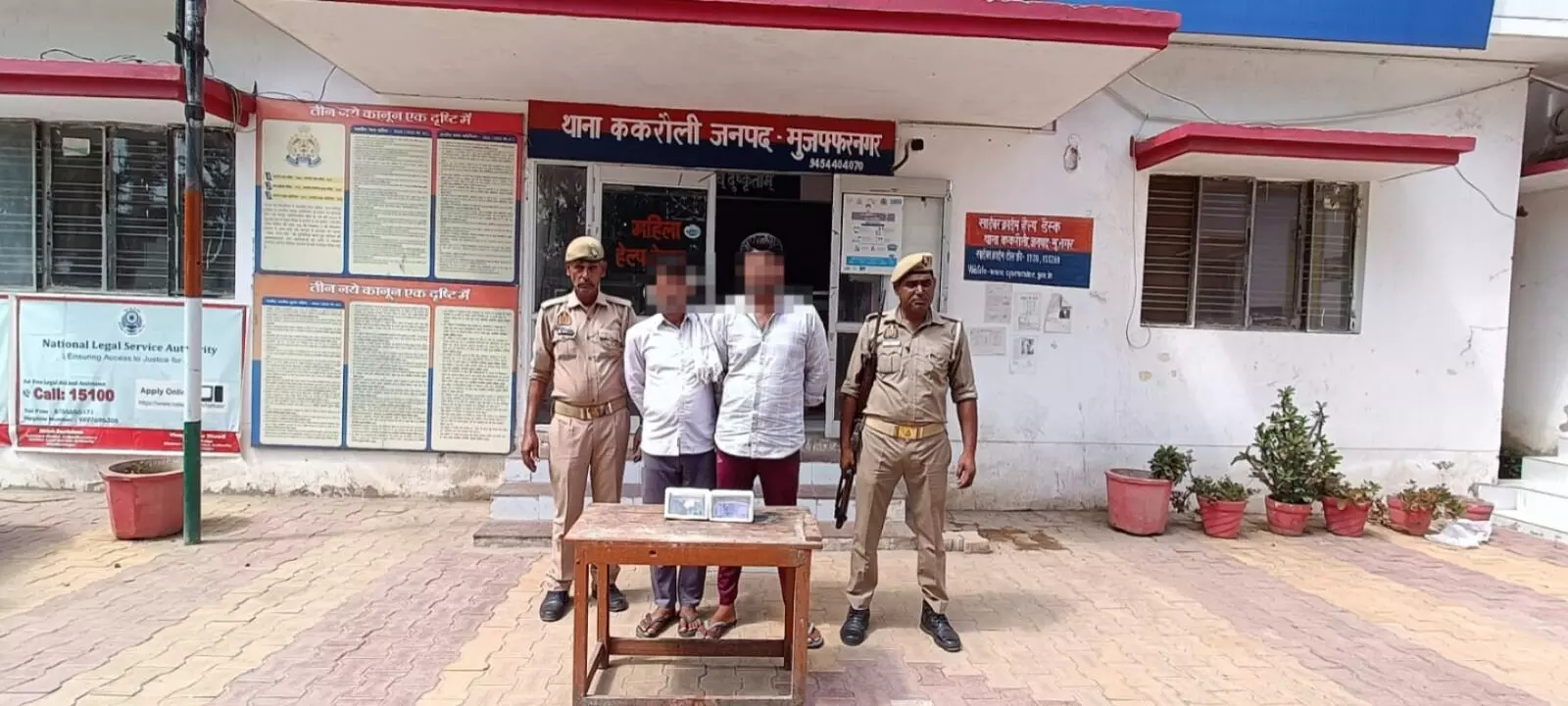 चोरी का खुलासा कर दो चोर किए अरेस्ट- 64 हजार बरामद चोरी का खुलासा कर दो चोर किए अरेस्ट- 64 हजार बरामद