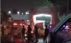 सुरक्षा को तार तार कर जेल के भीतर से 216 कैदी फरार- मेन गेट से बाहर..