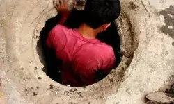 निर्माणाधीन सेप्टिक टैंक में दम घुटने से तीन मजदूरों समेत चार की मौत