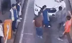 टोल प्लाजा पर गर्दन पकड़कर महिलाकर्मी को धक्का देने वाला नेता गिरफ्तार टोल प्लाजा पर गर्दन पकड़कर महिलाकर्मी को धक्का देने वाला नेता गिरफ्तार