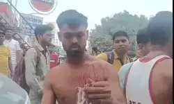 बस स्टैंड पर घमासान- छात्रों के दो गुटों में संघर्ष- मची भगदड़ बस स्टैंड पर घमासान- छात्रों के दो गुटों में संघर्ष- मची भगदड़