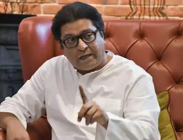राज ठाकरे को हिंदी से एलर्जी- स्कूलों में पढ़ाये सिर्फ मराठी व इंग्लिश राज ठाकरे को हिंदी से एलर्जी- स्कूलों में पढ़ाये सिर्फ मराठी व इंग्लिश