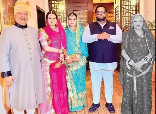 सोती ही रह गई हेल्थ मिनिस्टर की पत्नी- बीती रात सोई थी खाना खाकर सोती ही रह गई हेल्थ मिनिस्टर की पत्नी- बीती रात सोई थी खाना खाकर