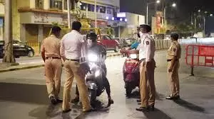 उत्तर प्रदेश में बढ़ी सुरक्षा कड़ी, अपराध नियंत्रण पर पुलिस की सख्ती जारी उत्तर प्रदेश में बढ़ी सुरक्षा कड़ी, अपराध नियंत्रण पर पुलिस की सख्ती जारी