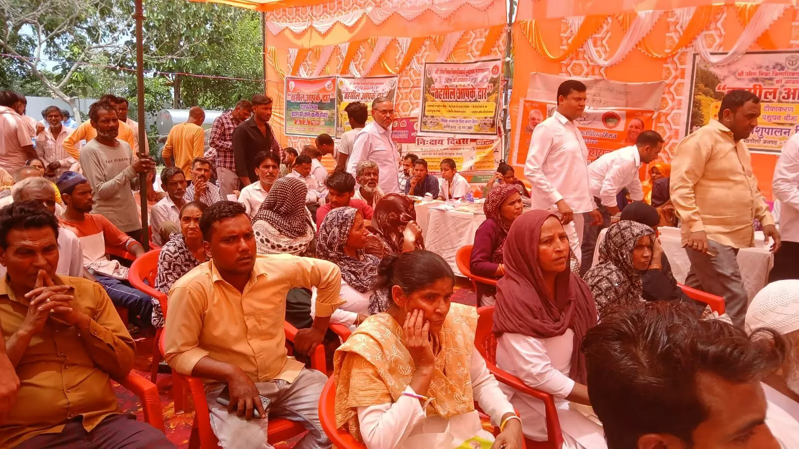 ग्रामीण बोले– ऐसा ही चाहिए प्रशासन, जहां गांव में ही हो समस्या का समाधान ग्रामीण बोले– ऐसा ही चाहिए प्रशासन, जहां गांव में ही हो समस्या का समाधान