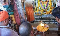 अयोध्या पहुंचे मुख्यमंत्री योगी ने रामलला के दरबार में लगाई हाजिरी अयोध्या पहुंचे मुख्यमंत्री योगी ने रामलला के दरबार में लगाई हाजिरी