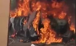 खाली प्लाट में खड़ी कार में लगी आग- जांच में जुटी पुलिस खाली प्लाट में खड़ी कार में लगी आग- जांच में जुटी पुलिस