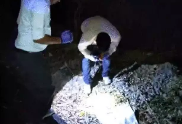 बच्ची से दरिंदगी का आरोपी एनकाउंटर में ढेर- मुंह दबाकर ले गया था उठा बच्ची से दरिंदगी का आरोपी एनकाउंटर में ढेर- मुंह दबाकर ले गया था उठा