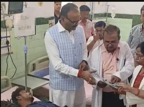 निरीक्षण में जिला अस्पताल में मिली खामियां- डिप्टी CM ने अफसरों को.... निरीक्षण में जिला अस्पताल में मिली खामियां- डिप्टी CM ने अफसरों को....