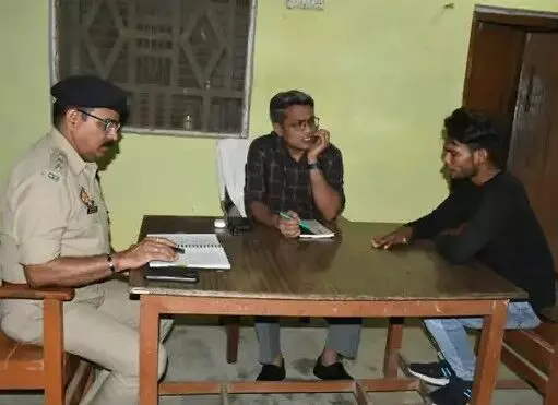 बहन को विदा कराकर लौट रहे भाइयों से दिनदहाड़े लूट- जेवर व नगदी लूटी बहन को विदा कराकर लौट रहे भाइयों से दिनदहाड़े लूट- जेवर व नगदी लूटी