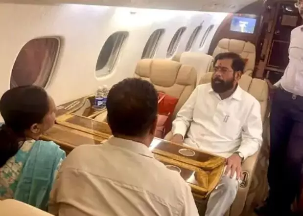 पालकी यात्रा में शामिल होने गए डिप्टी CM पायलट की वजह से एयरपोर्ट पर फंसे पालकी यात्रा में शामिल होने गए डिप्टी CM पायलट की वजह से एयरपोर्ट पर फंसे
