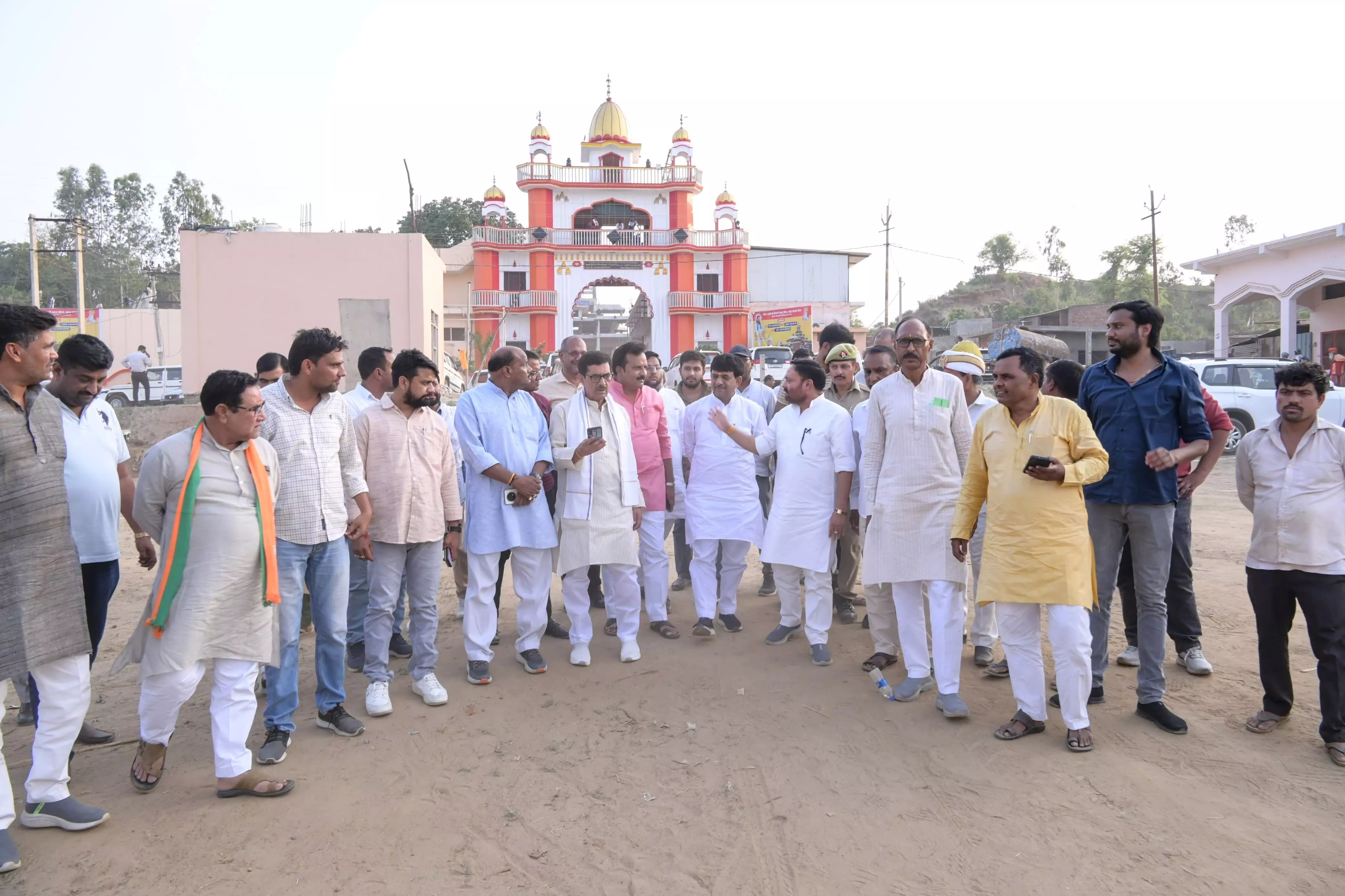 जल्द आ रहे हैं सीएम योगी- दोनों मंत्रियों ने लिया व्यवस्थाओं का जायजा