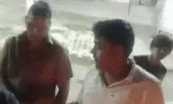 बस 1 मिनट लगेगा भैंसों को गाय बनाने में-रिश्वतखोरी में ESI-सस्पेंड बस 1 मिनट लगेगा भैंसों को गाय बनाने में-रिश्वतखोरी में ESI-सस्पेंड