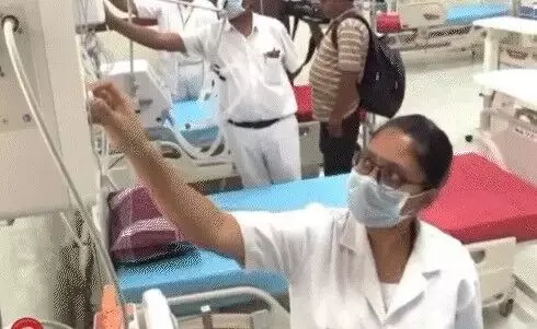 लगातार अपना कुनबा बढ़ा रहा कोरोना- संक्रमित की संख्या 6000 के पार लगातार अपना कुनबा बढ़ा रहा कोरोना- संक्रमित की संख्या 6000 के पार