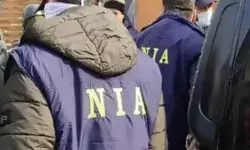 सुरक्षा बलों पर अटैक करने वाले 3 उग्रवादी गिरफ्तार- अन्य की तलाश जारी सुरक्षा बलों पर अटैक करने वाले 3 उग्रवादी गिरफ्तार- अन्य की तलाश जारी