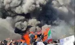 भारत पाक में सीजफायर का दावा करने वाले ट्रंप के अमेरिका में लगी आग भारत पाक में सीजफायर का दावा करने वाले ट्रंप के अमेरिका में लगी आग