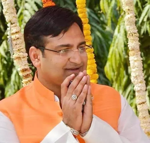 मौत ने मंदिर में भी नहीं छोड़ा पीछा- निर्मोही ले उड़ी युवा कारोबारी की जान मौत ने मंदिर में भी नहीं छोड़ा पीछा- निर्मोही ले उड़ी युवा कारोबारी की जान