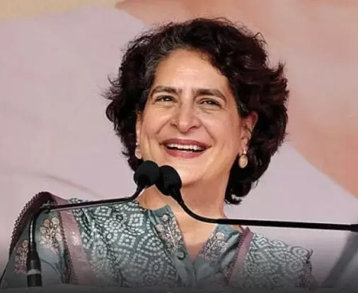 वायनाड सीट पर जीत को लेकर हाईकोर्ट का प्रियंका गांधी को नोटिस वायनाड सीट पर जीत को लेकर हाईकोर्ट का प्रियंका गांधी को नोटिस