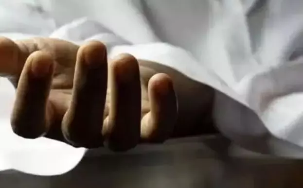 शादी के 15 दिन बाद ही सोते पति को कुल्हाड़ी से काटा- संबंध बनाने की.. शादी के 15 दिन बाद ही सोते पति को कुल्हाड़ी से काटा- संबंध बनाने की..