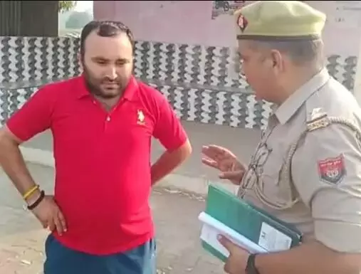 सरकारी हथियारों के साथ REEL- सभासद को किया जिला बदर सरकारी हथियारों के साथ REEL- सभासद को किया जिला बदर