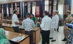 DM ने कलेक्ट्रेट में सुनी जन समस्याएं- अफसरों को दी समाधान की हिदायत DM ने कलेक्ट्रेट में सुनी जन समस्याएं- अफसरों को दी समाधान की हिदायत