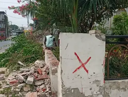 चौड़ीकरण के लिए अतिक्रमण हटाने की कार्रवाई- दुकानदारों को नोटिस चौड़ीकरण के लिए अतिक्रमण हटाने की कार्रवाई- दुकानदारों को नोटिस