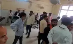 कचहरी में बदमाशों का अधिवक्ताओं पर हमला- वरिष्ठ अधिवक्ता समेत.. कचहरी में बदमाशों का अधिवक्ताओं पर हमला- वरिष्ठ अधिवक्ता समेत..