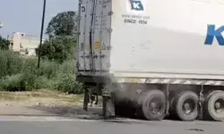 हाईवे पर चलते कंटेनर से जहरीली गैस के रिसाव से मची अफरा तफरी हाईवे पर चलते कंटेनर से जहरीली गैस के रिसाव से मची अफरा तफरी