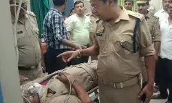 बोलेरो की ट्रक से भिड़ंत- नियुक्ति पत्र वितरण कार्यक्रम में जा रहे 6.. बोलेरो की ट्रक से भिड़ंत- नियुक्ति पत्र वितरण कार्यक्रम में जा रहे 6..