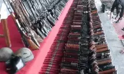 पांच जिलों में छापेमारी- 328 हथियार एवं गोला बारूद का जखीरा बरामद पांच जिलों में छापेमारी- 328 हथियार एवं गोला बारूद का जखीरा बरामद