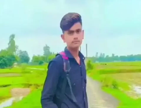 हाईवे पर हादसा- दो ट्रकों की आपस में भिड़ंत- एक ट्रक के खलासी की मौत हाईवे पर हादसा- दो ट्रकों की आपस में भिड़ंत- एक ट्रक के खलासी की मौत