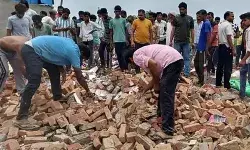 पटाखा फैक्ट्री में ब्लास्ट- मलबे में तब्दील हुआ कारखाना- मलबे में..... पटाखा फैक्ट्री में ब्लास्ट- मलबे में तब्दील हुआ कारखाना- मलबे में.....