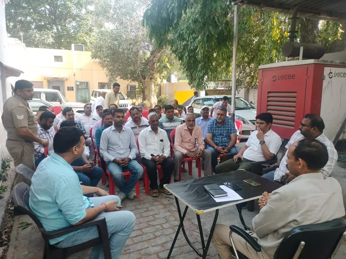 कांवड़ यात्रा पर दारू की दुकानों की होगी बैरिकेडिंग और ढकी जायेगी.... कांवड़ यात्रा पर दारू की दुकानों की होगी बैरिकेडिंग और ढकी जायेगी....