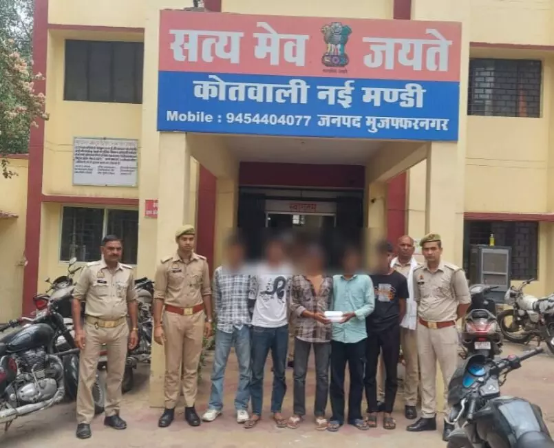 8 घंटे में लूट का खुलासा- 5 आरोपी अरेस्ट- लूटा गया माल बरामद 8 घंटे में लूट का खुलासा- 5 आरोपी अरेस्ट- लूटा गया माल बरामद