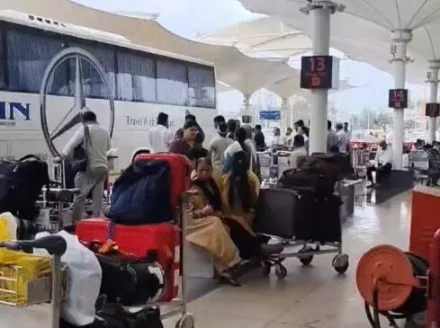 बाली जा रही एयर इंडिया की फ्लाइट बीच रास्ते से वापस लौटी बाली जा रही एयर इंडिया की फ्लाइट बीच रास्ते से वापस लौटी