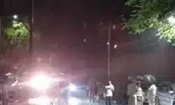 बारिश का संत की पदयात्रा में अड़ंगा- प्रेमानंद महाराज ने स्थगित की....