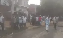 सोफा शोरूम में लगी आग- आसपास के लोगों में पसरी दहशत- पड़ोसी.... सोफा शोरूम में लगी आग- आसपास के लोगों में पसरी दहशत- पड़ोसी....