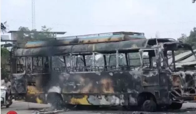 फिर भड़की हिंसा- गोलीबारी में महिला की मौत- एक किसान घायल फिर भड़की हिंसा- गोलीबारी में महिला की मौत- एक किसान घायल