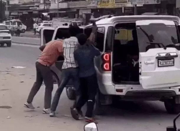 प्रसिद्धी के लिए किडनैप REEL- पुलिस से बोला मेरी स्कॉर्पियो चाहे.... प्रसिद्धी के लिए किडनैप REEL- पुलिस से बोला मेरी स्कॉर्पियो चाहे....